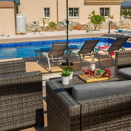 Citrus Villas - Three Bedroom Private Swimming Pool At Polis, Latchi Villa