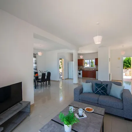 Citrus Villas - Three Bedroom Private Swimming Pool At Polis, Latchi Villa