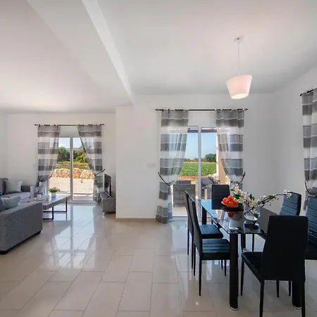 Citrus Villas - Three Bedroom Private Swimming Pool At Polis, Latchi Villa