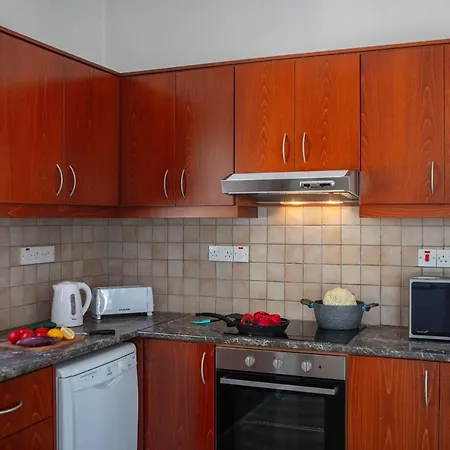 Citrus Villas - Three Bedroom Private Swimming Pool At Polis, Latchi