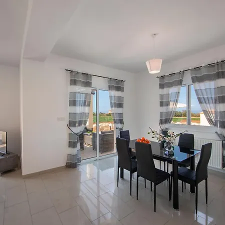 Citrus Villas - Three Bedroom Private Swimming Pool At Polis, Latchi *