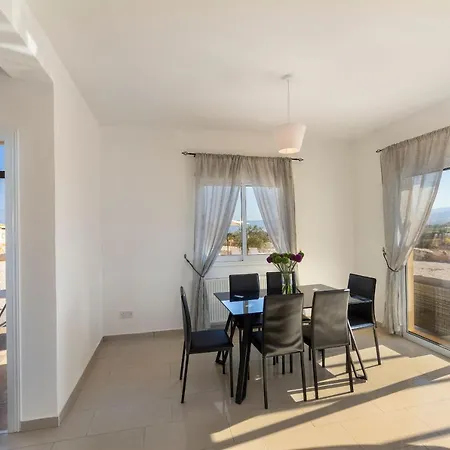 Citrus Villas - Three Bedroom Private Swimming Pool At Polis, Latchi